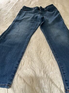 Universal Thread Women's Dark Blue Cropped Jeans